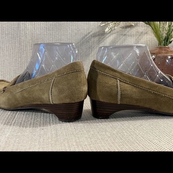 🛍️ KENZIE‎ Taupe suede kitten heel loafers size 7.5 - Picture 4 of 10
